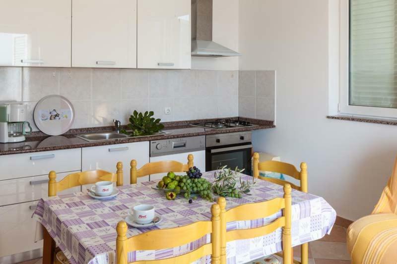 Apartmani Mudronja ムルテル エクステリア 写真