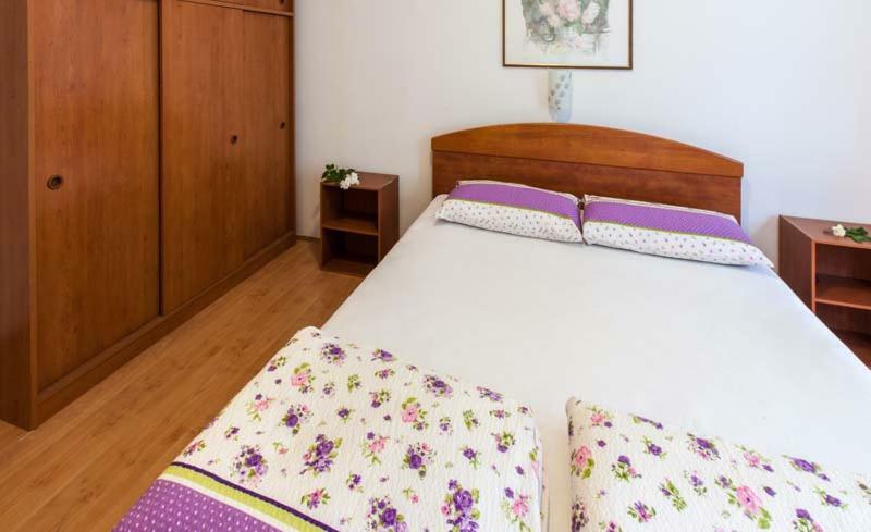 Apartmani Mudronja ムルテル エクステリア 写真